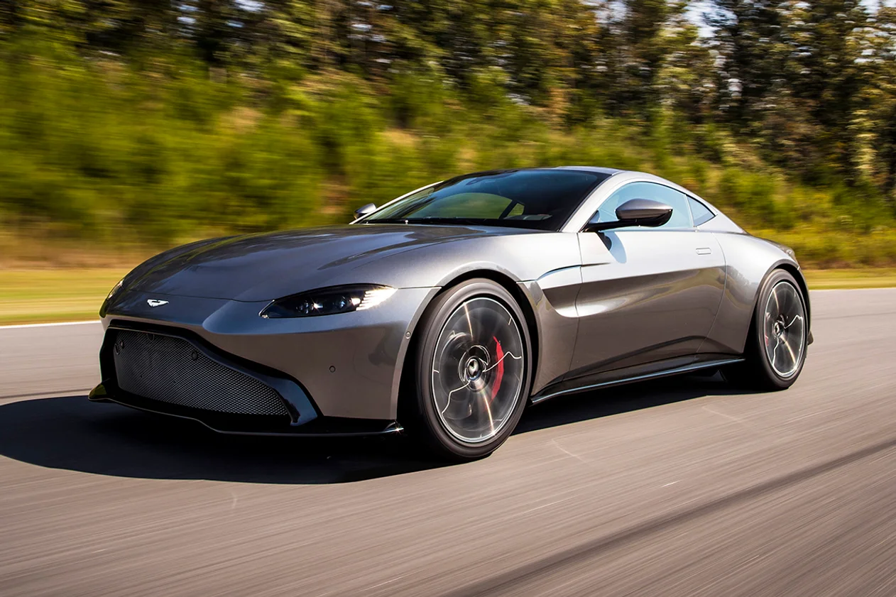 Aston Martin 02